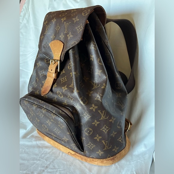 LOUIS VUITTON Monogram Montsouris GM Backpack - Picture 3 of 16